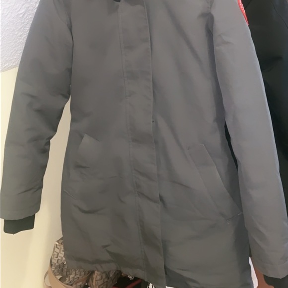 Canada Goose Trillium Parka- Women size is XS - Picture 8 of 8